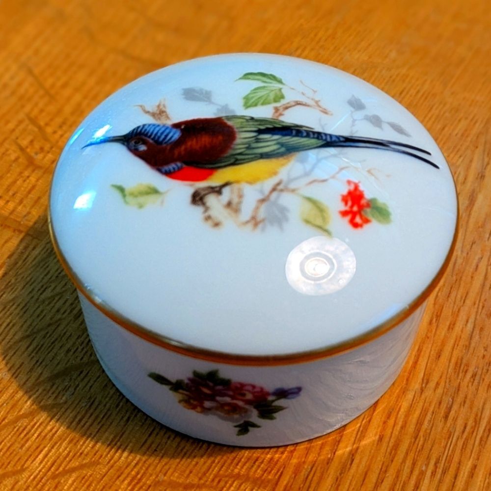 Vintage Limoges Trinket Pill Box France Porcelain Small Bird Gold Edge 2.5"